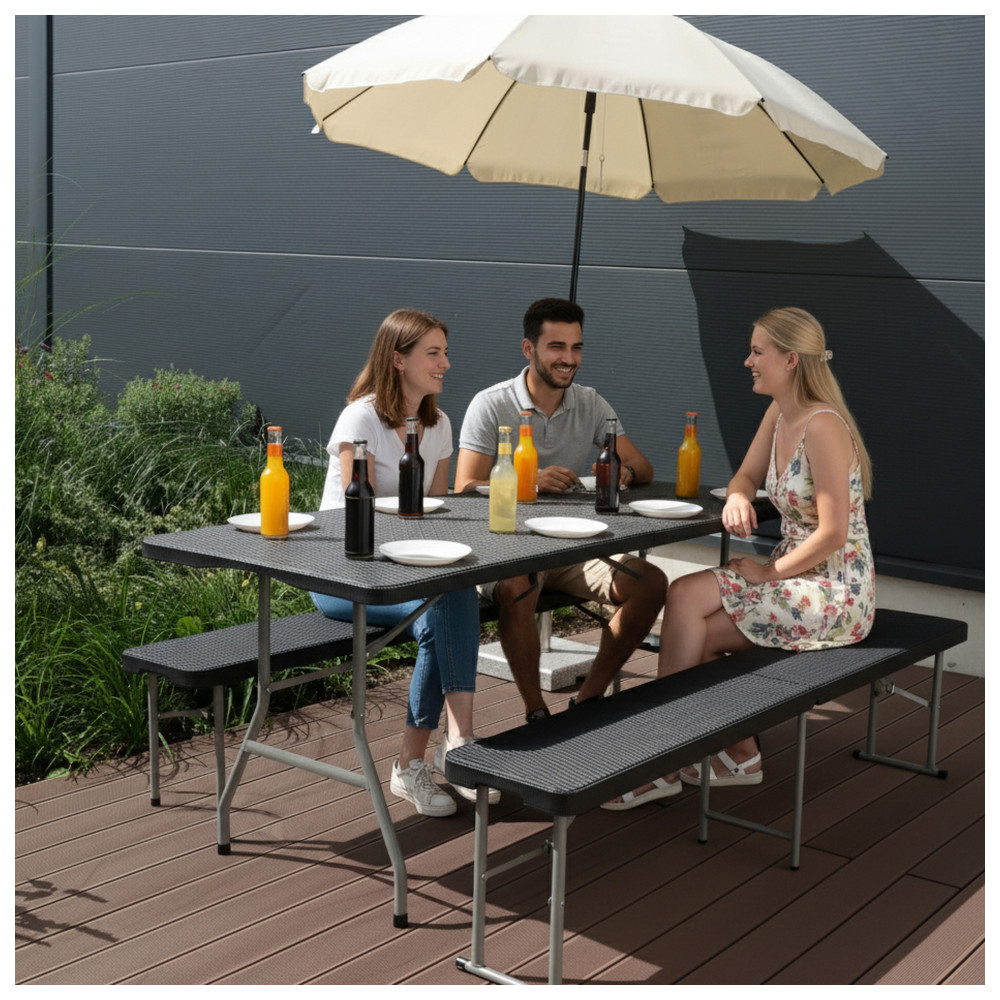 Esstisch, Tisch, Weiblich, Person, Jugendlich